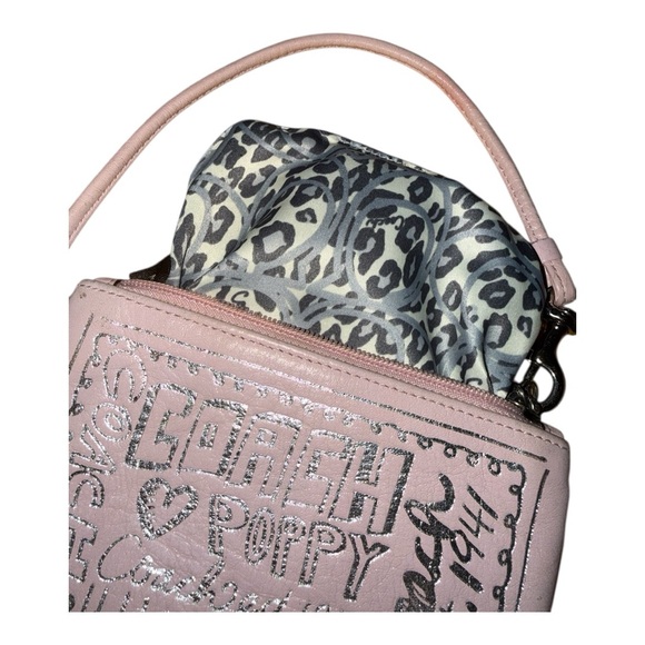 Coach Rare Y2K Poppy Pink Wristlet - Picture 10 of 10